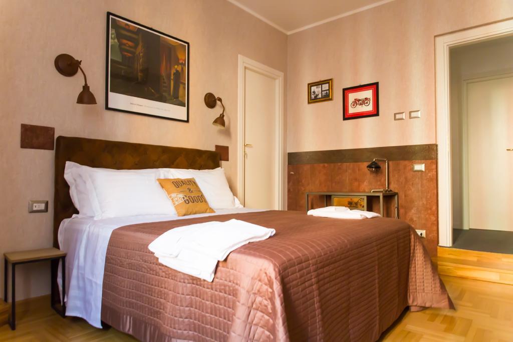 Landlord In Trastevere Rome Room photo
